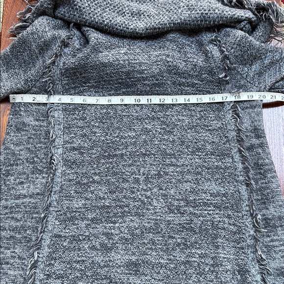 Knox Rose Grey Cowl Neck Fringe Sweater Large - Picture 5 of 13